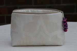 Kosmetiktasche mit Aufdruck in Beige mit Ornamente
