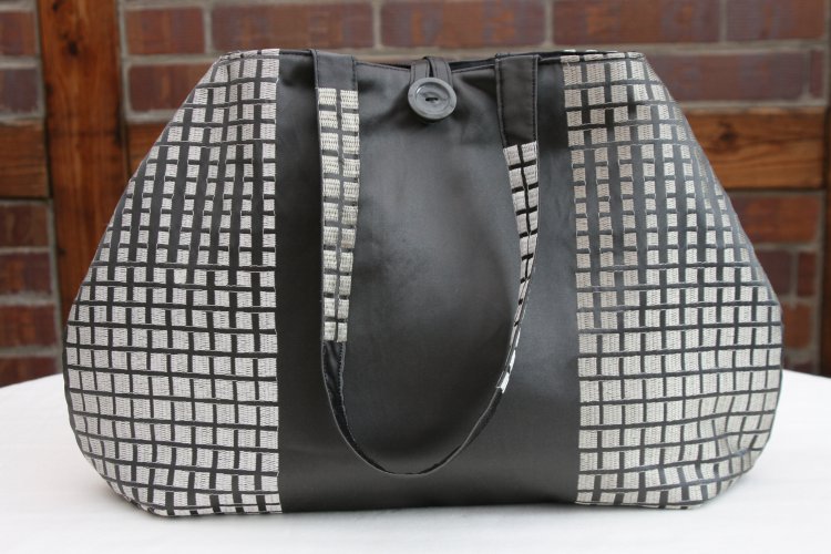 Tasche Grau - Silber - zum Schließen ins Bild klicken