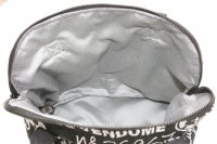 Tasche Schwarz mit weißer Schrift