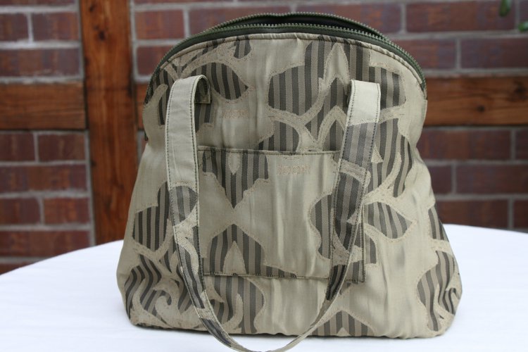 Tasche mit Aufdruck - zum Schließen ins Bild klicken
